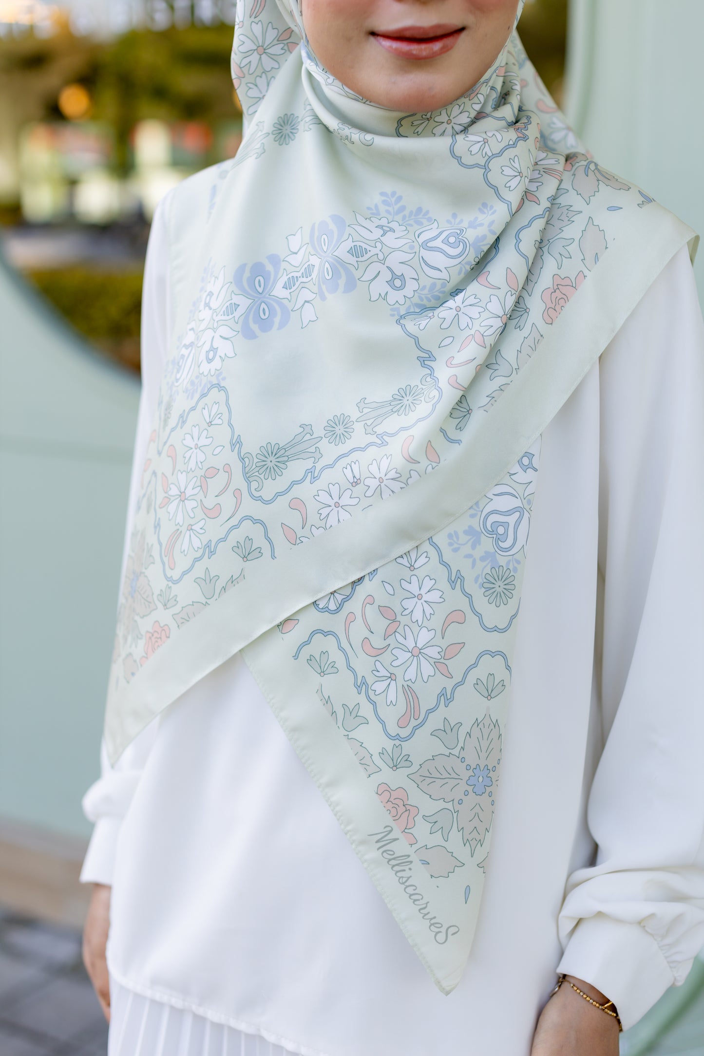 Suri in Mint Cream