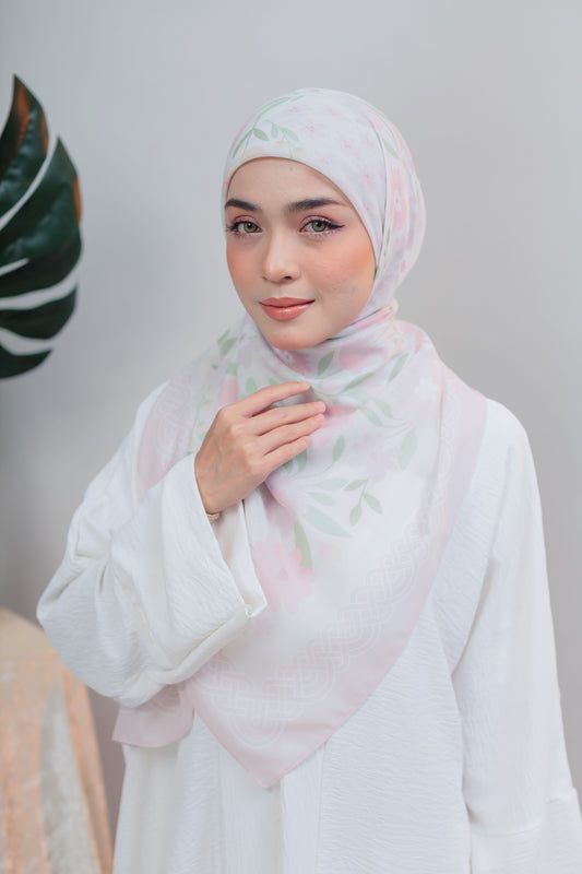 Putri Cotton Square in Favourite Lady