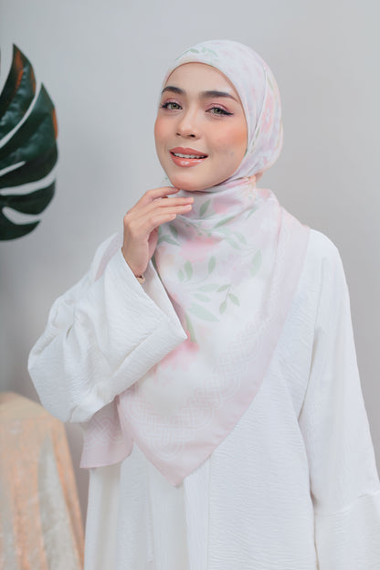 Putri Cotton Square in Favourite Lady