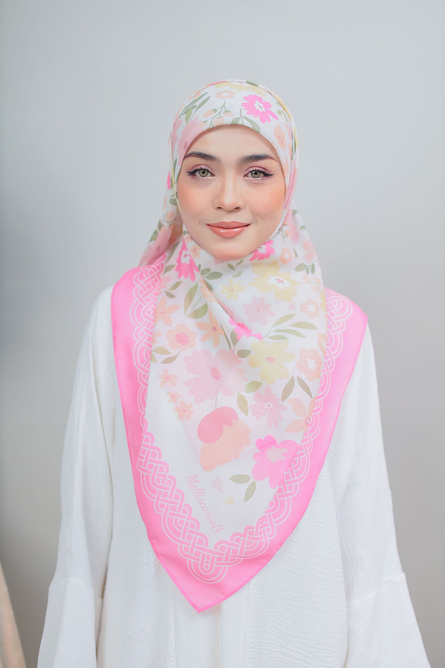 Putri Cotton Square in Princess Pink