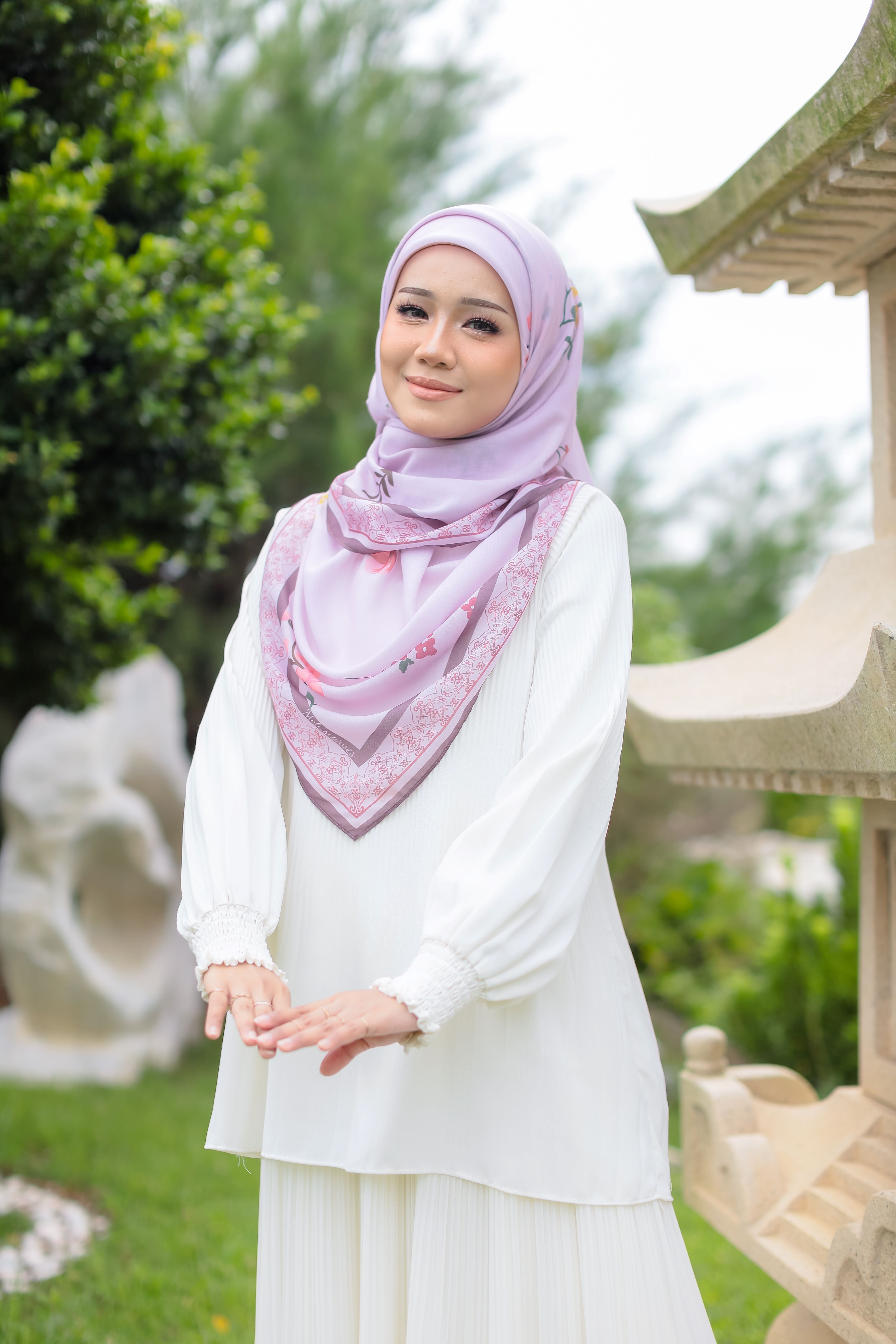 Zahra Cotton Square in Candy Pink – Melliscarves